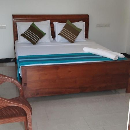 Pick & Go White House Negombo Exterior foto