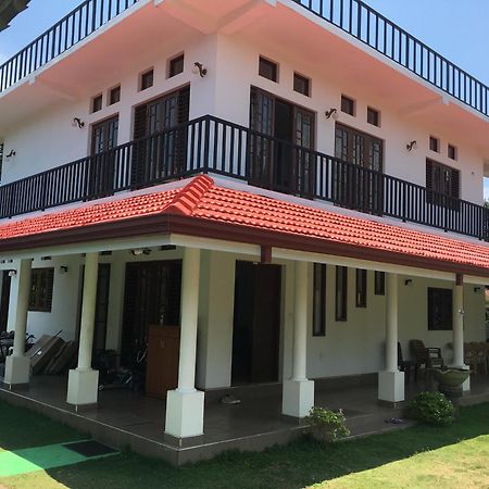 Pick & Go White House Negombo Exterior foto