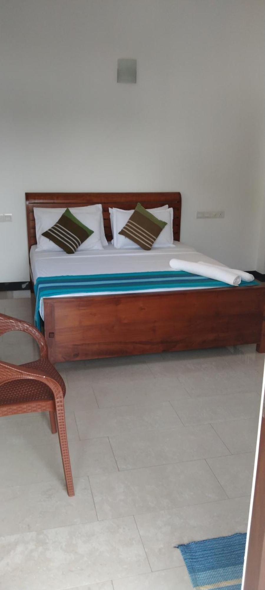 Pick & Go White House Negombo Exterior foto