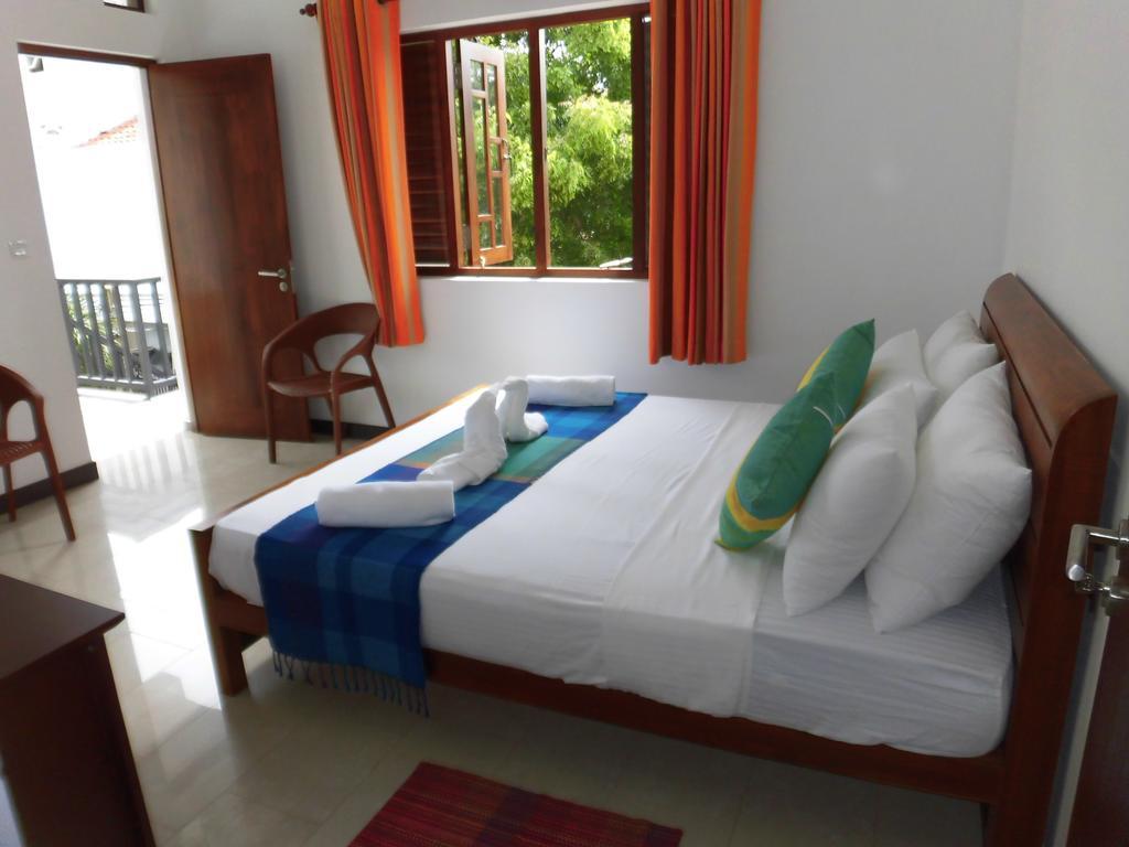 Pick & Go White House Negombo Exterior foto