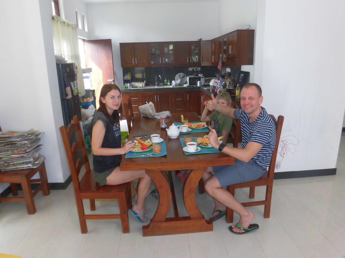 Pick & Go White House Negombo Exterior foto